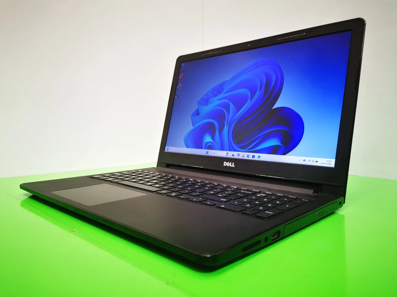 Dell Core i3 7th Gen Laptop with 8GB DDR4 RAM and 128GB SSD - used, but Good condition - with Charger and all Pakistan FREE Delivery. Dell Core i3 7th Gen Laptop with 8GB DDR4 RAM and 128GB SSD - used, but Good condition - with Charger and all Pakistan FREE Delivery.